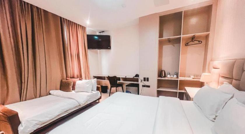 Lavero Suites Kalibo Kültér fotó