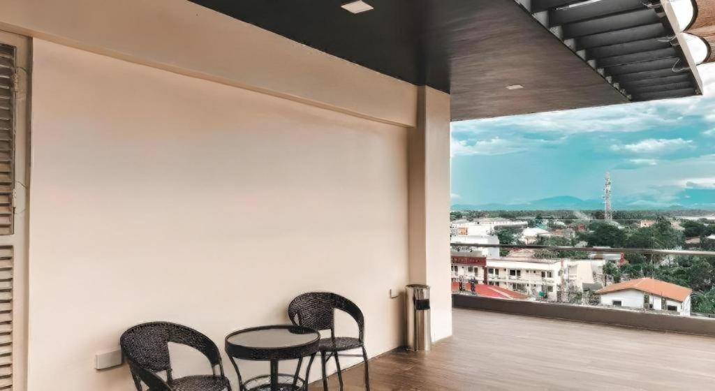Lavero Suites Kalibo Kültér fotó