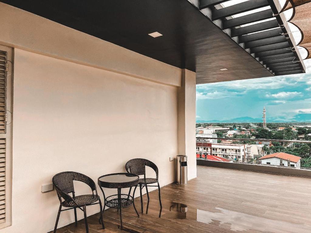 Lavero Suites Kalibo Kültér fotó