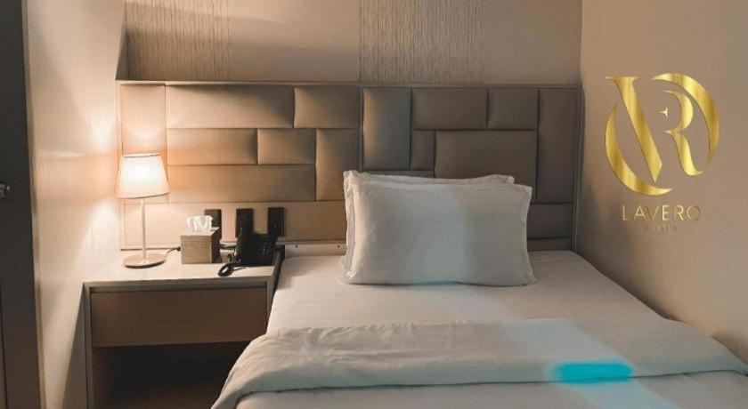 Lavero Suites Kalibo Kültér fotó